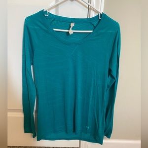 Under armour teal work out top